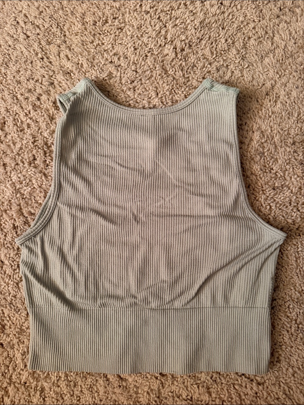 Sage Ribbed Cropped Tank Top - Picture 2 of 3